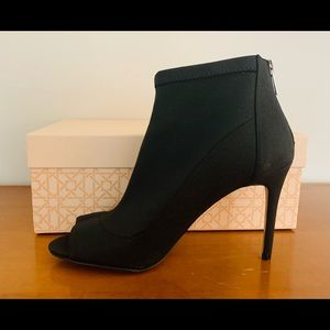 BRAND NEW! Badgley Mischka Black Jewel, Size 8